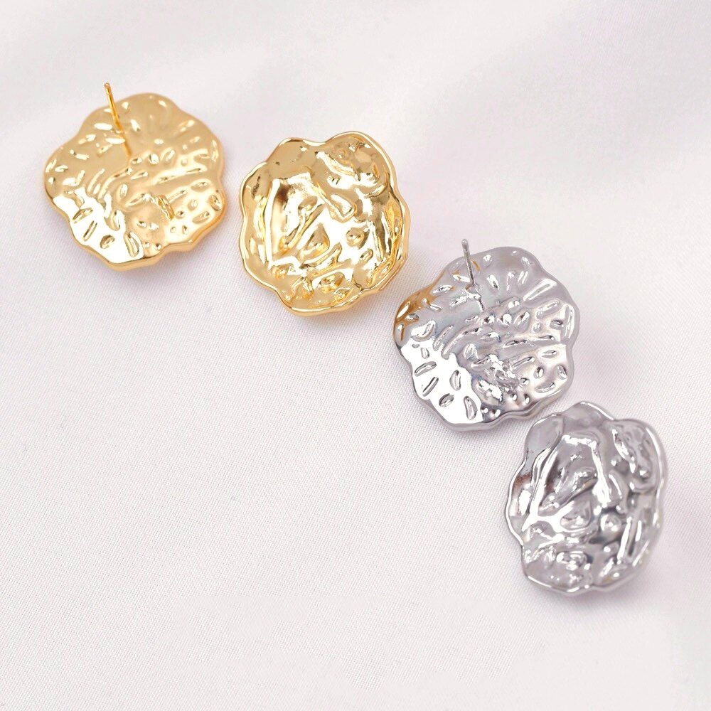Pearl Earring Stud - 2pcs 18K Gold-Plated Pleated Flower Stud